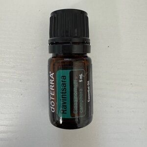 doTERRA Ravintsara Essential Oil with Black Cap